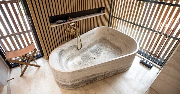 Mitsukado 1800mm White Travertine Freestanding Bath – Luxury Natural Stone Bath - Image 3