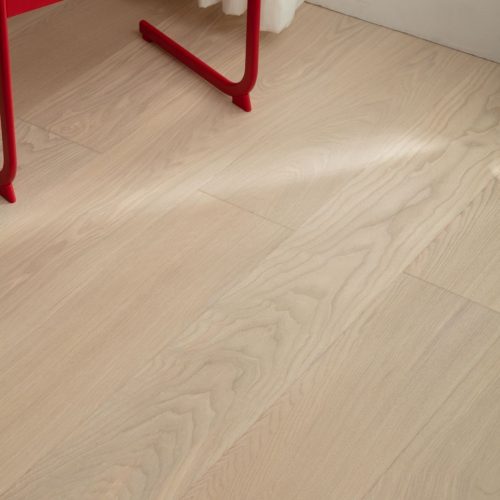 Vanilla Oak Floorboard with a smooth light oak finish, ideal for enhancing interior spaces.