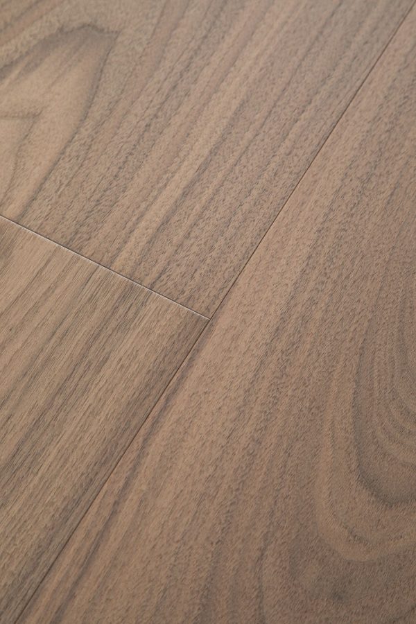 Smooth surface of QH9907 Walnut Floorboards with a luxurious finish.