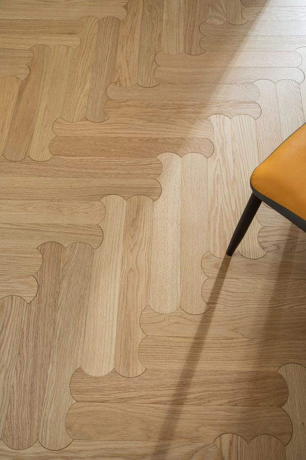 Oak Puzzle Floorboard - Interlocking Design for Luxury Spaces